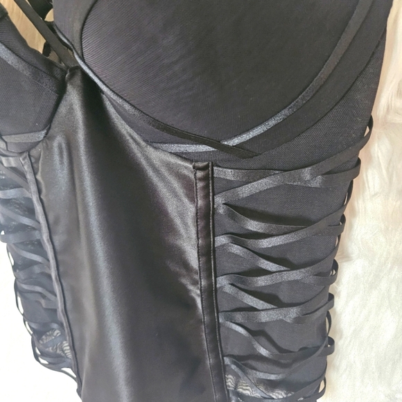 Love by La Senza Push Up Criss Cross Chest Ribbon Detail Corset - Picture 4 of 7